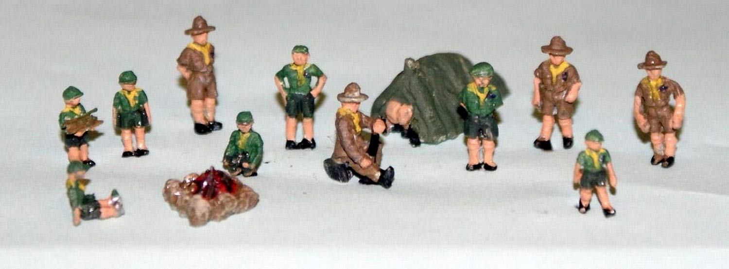 Langley Models Cub Scouts on Camp N Scale UNPAINTED Metal Model People A114