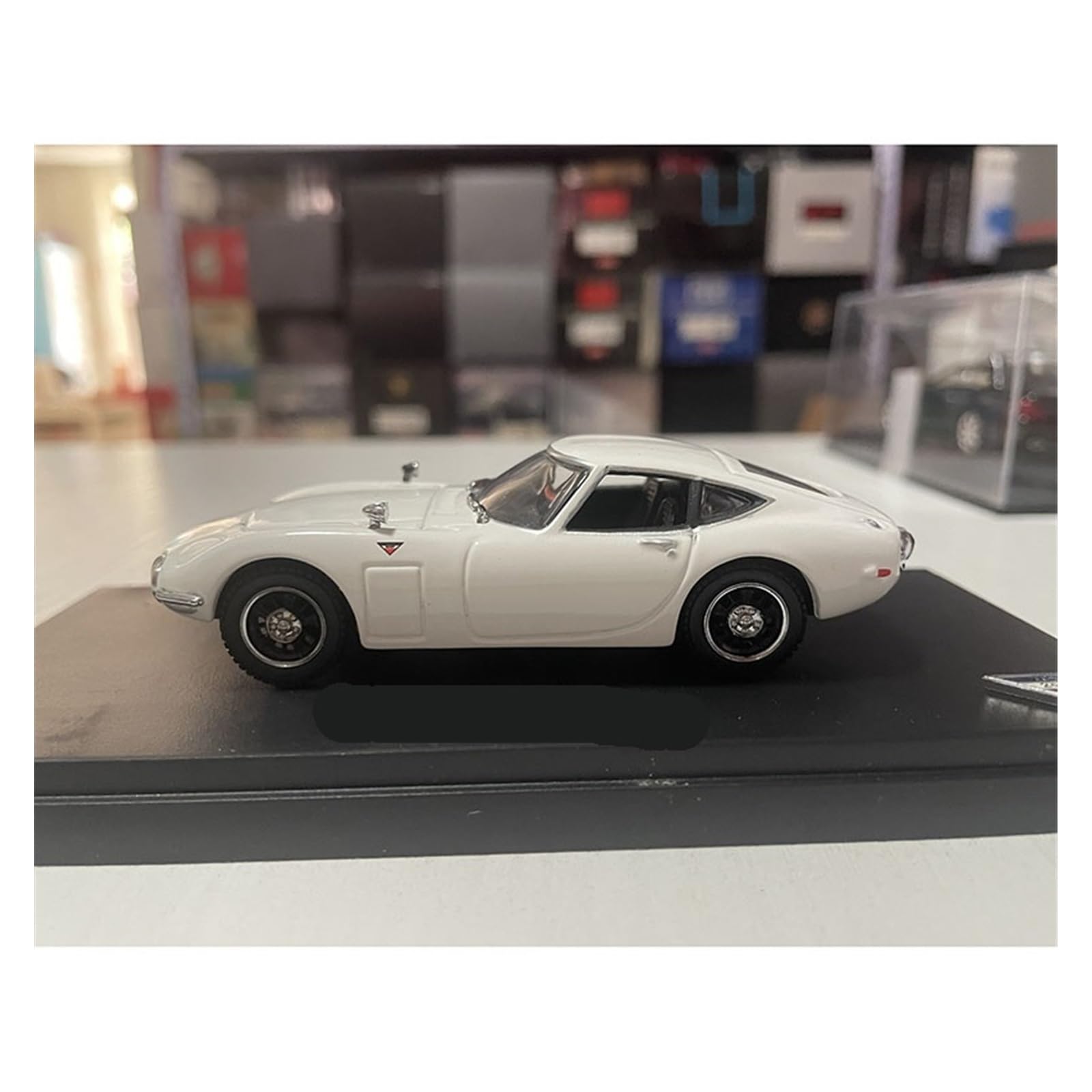 Amazon | ミニカーモデル 1:43スケール トヨタ 2000GT 1967