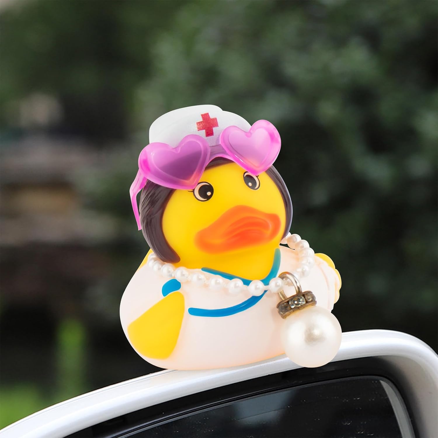 wonuu Car Dashboard Rubber Ducks for Halloween, Decorations Duck for Office Desk Ornament Accessories with Glasses Necklace, for Halloween Party Gifts (Nurse)
