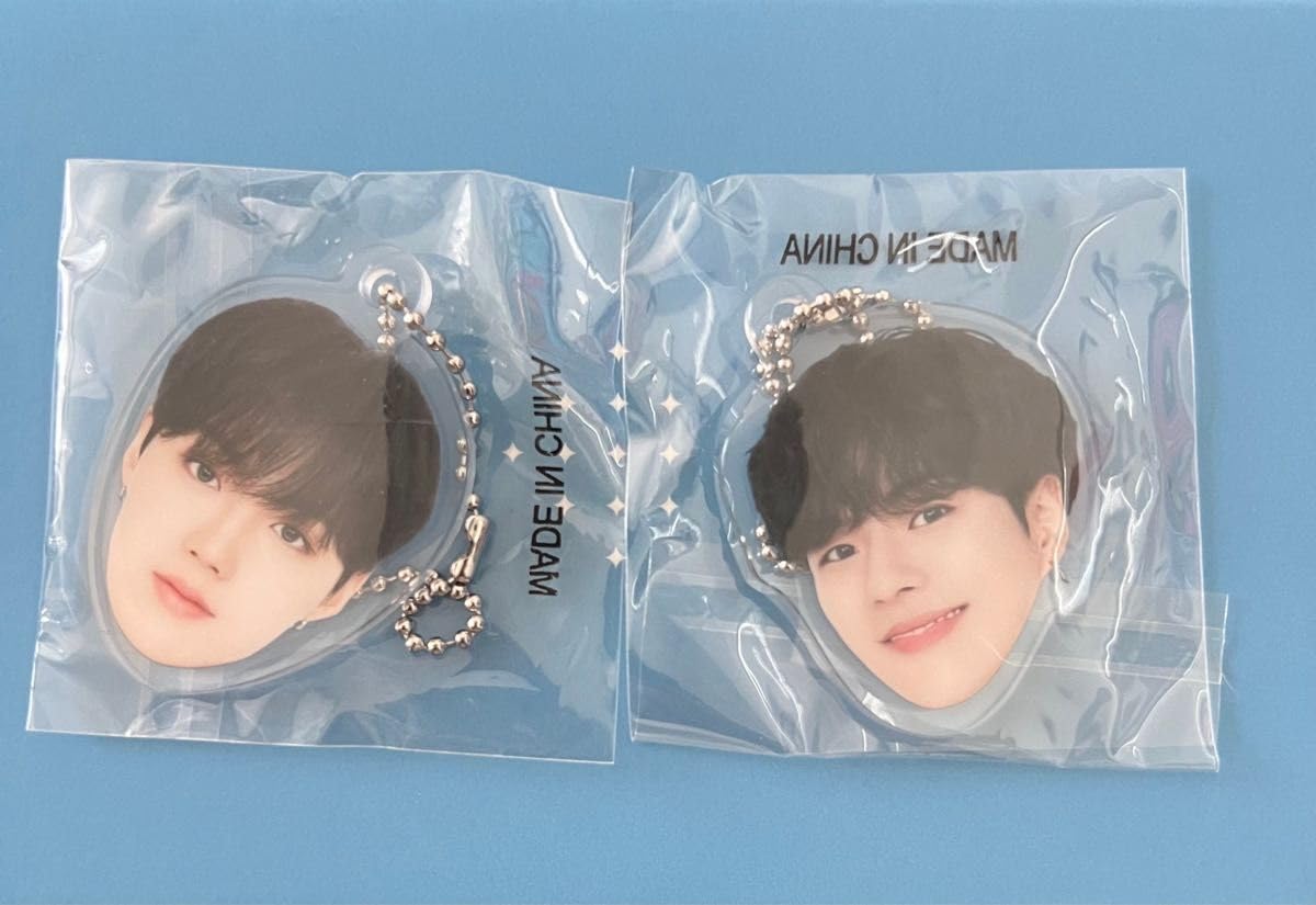 Amazon.co.jp: treasure 顔アクキー ジェヒョク ドヨン 2点セット