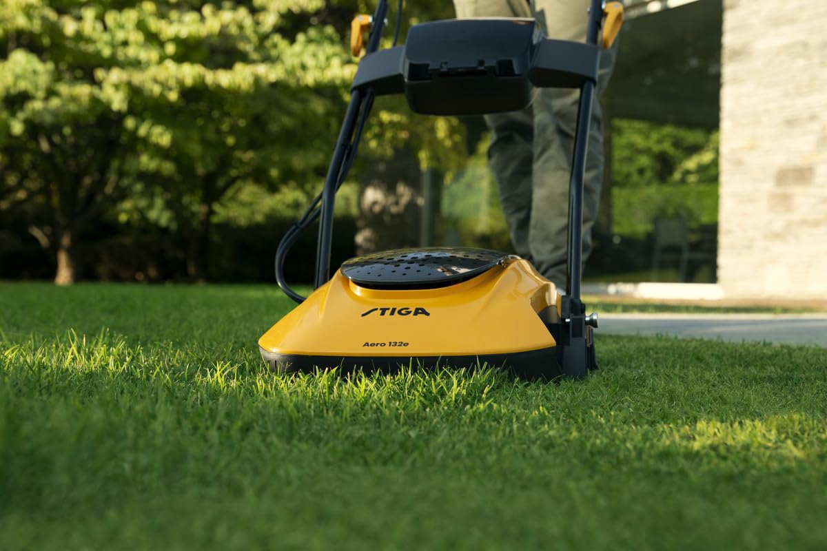 STIGA Aero 132e Kit Akku-Luftkissenmäher, 750 W, 30 cm – 2 Akku 20 V 4 Ah + Ladegerät, Patentiertes Luftkissen-Deck – Für Rasenflächen Bis 100 m²