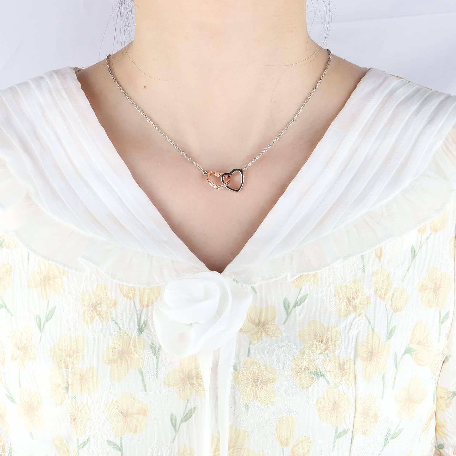 UJIMS Twin Sister Interlocking Hearts Necklace Twins Jewelry Birthday Message Necklace for Her