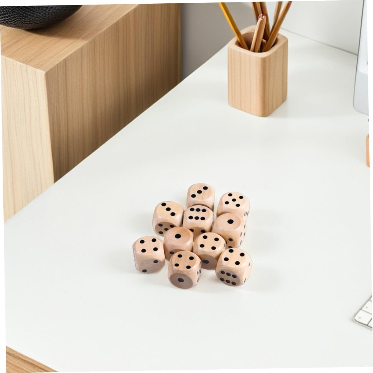 LIOOBO 50pcs Wooden Dice Set Sided Rounded Corners Hand Carved Wood Grain Cubes with Clear Engraving for Board Games Math Teaching Party Supplies