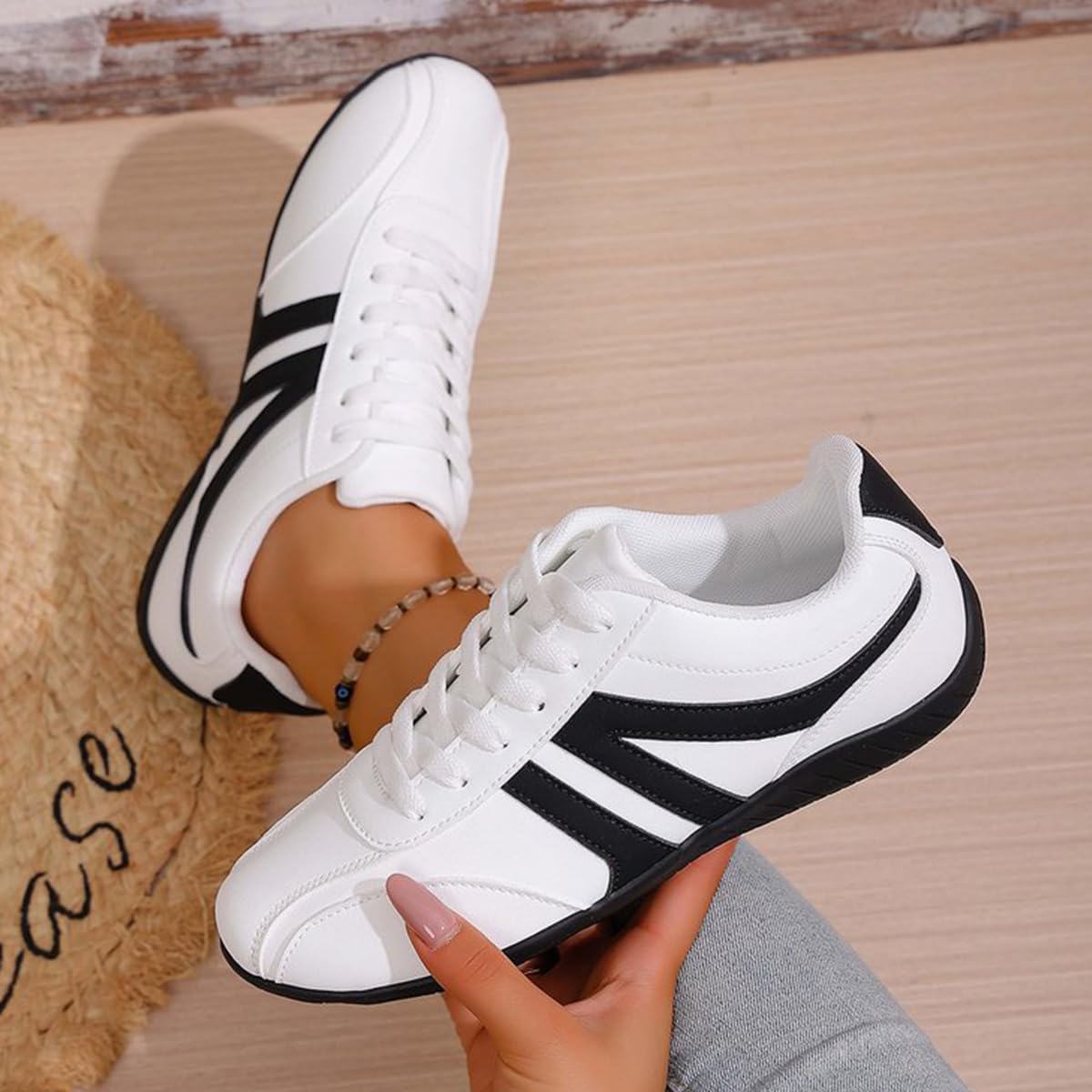 Women's Fashion Sneakers, Casual Lace-Up Walking Shoes, Comfortable Low-Top Athletic Shoes for Daily Wear, Lightweight Breathable Footwear for Outdoor & Indoor