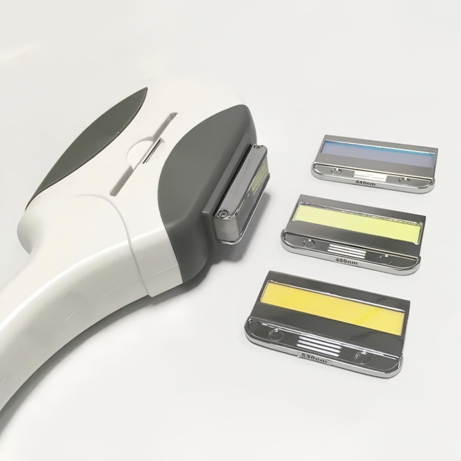 El equipo profesional de la máquina láser de depilación IPL ultraportátil del Salón de belleza es adecuado para el depilamiento permanente en el hogar y el Salón de belleza.