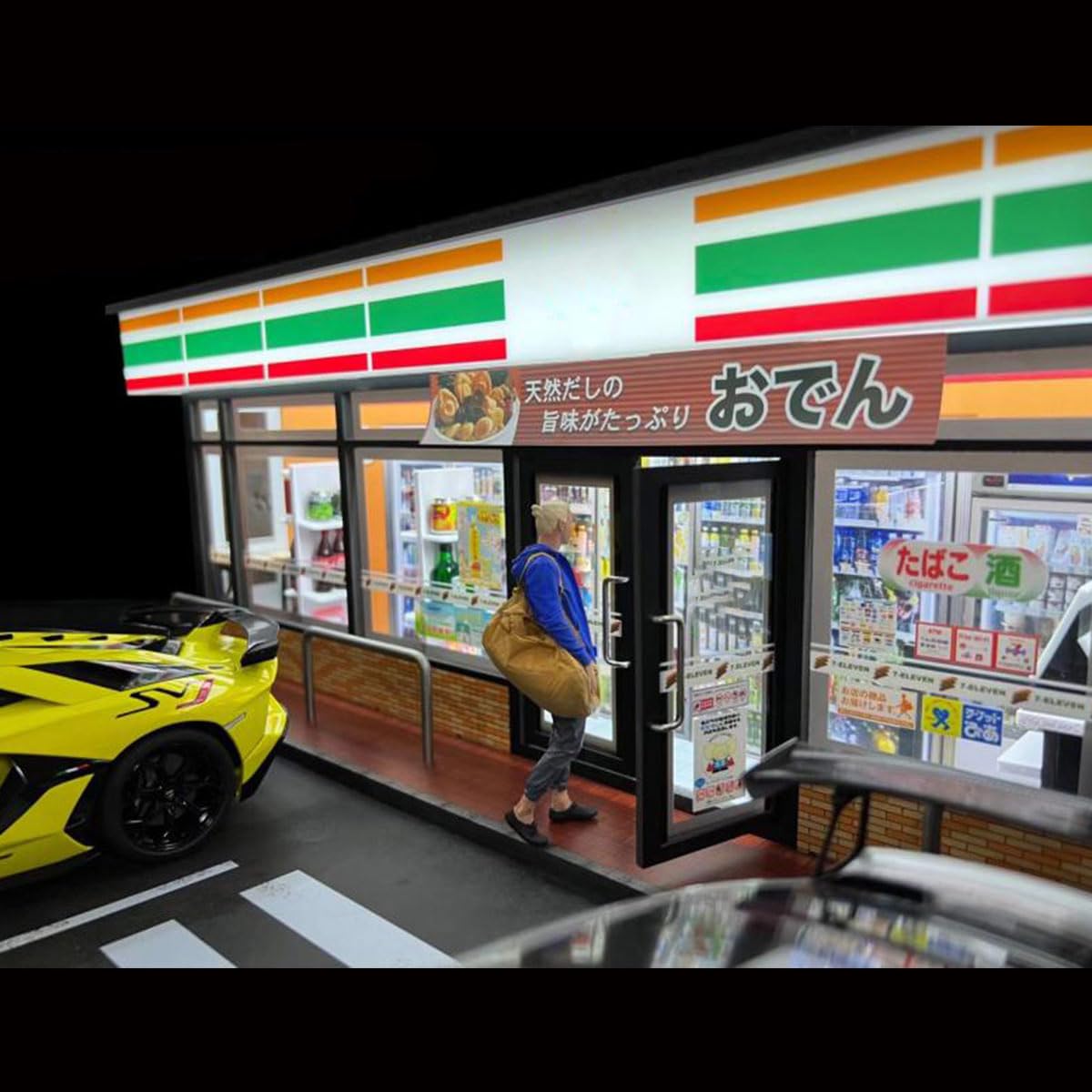 1:18 Japanisches 7-Eleven Convenience Store Modell, realistische Miniatur-Szene mit USB-LED-Beleuchtung & vier Parkplätzen, Druckguss-Auto-Display-Hintergrund