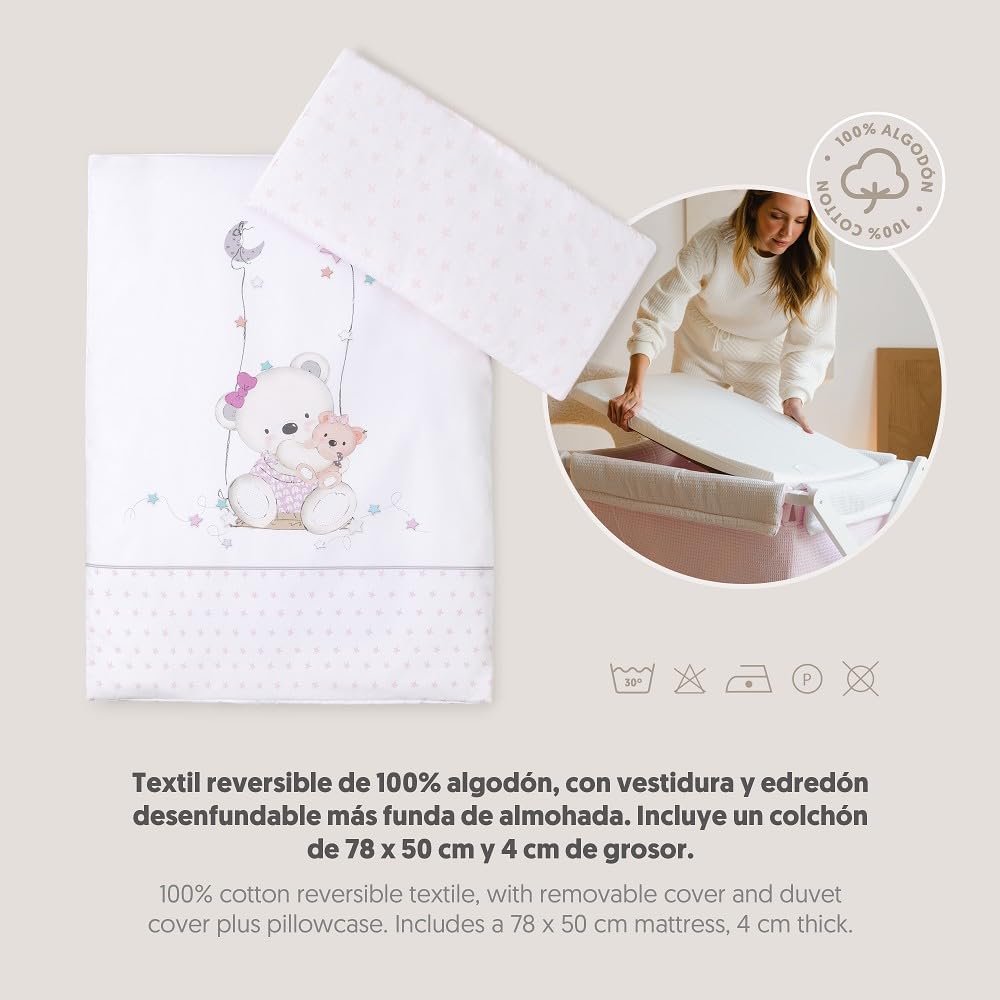 Interbaby - Minicuna Plegable Tijera modelo Oso Columpio - Estructura de madera con Vestidura (Colcha y Almohada Desenfundable) con Colchón.