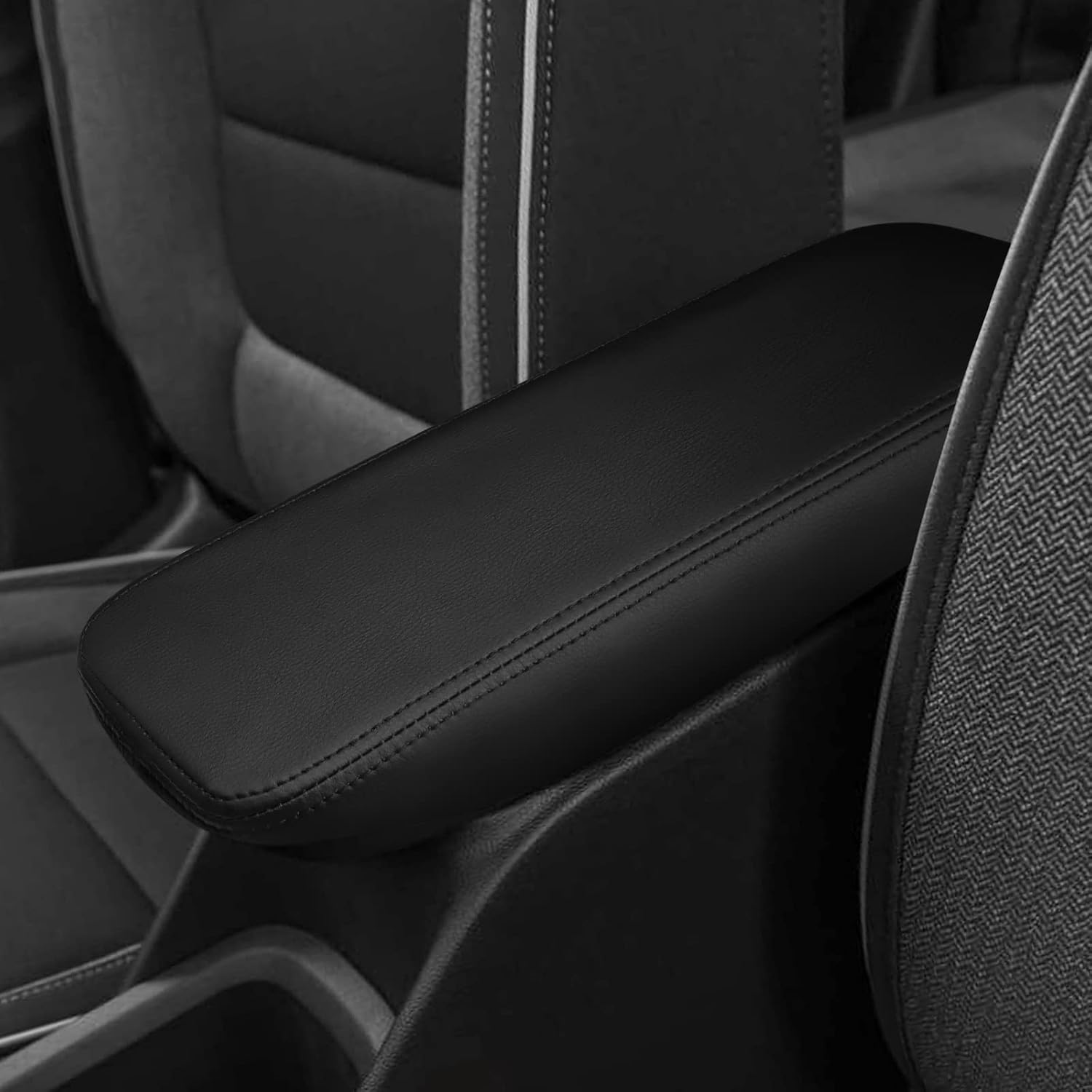 INTGET Center Console Cover for 2025 2026 Chevrolet/Chevy Trailblazer Accessories 2021 2022 2023 2024 Car Armrest Middle Console Lid Protector Seat Pad Protector Cushion Pad (Black)