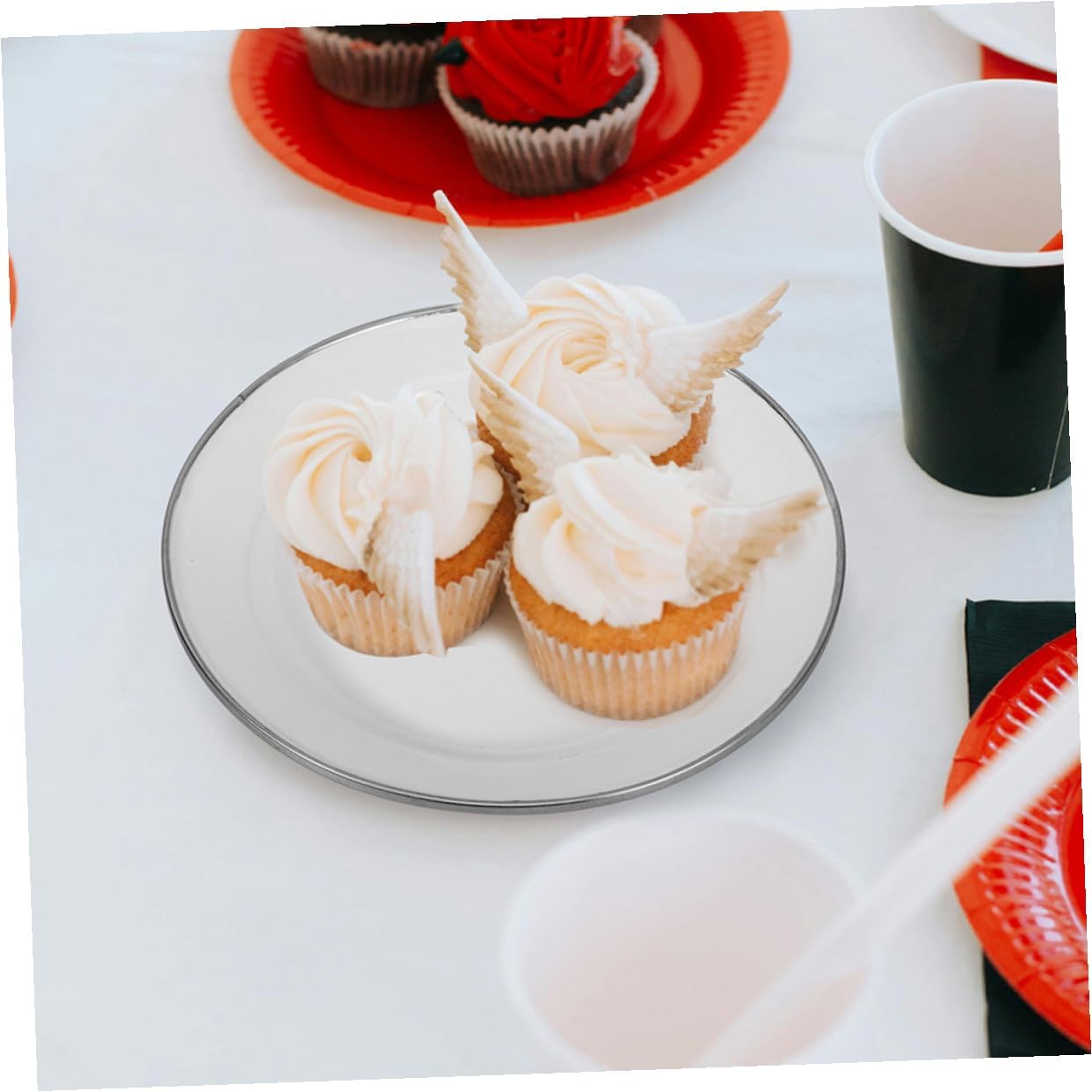 4pcs 22cm White Enamel Plates Small Enameled Serving Trays Retro Style Food Plates for Appetizers Fruits and Desserts