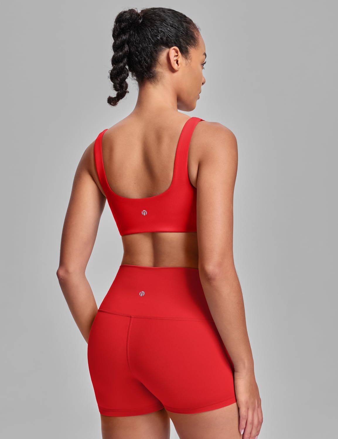 HeyNuts Womens U Back Sports Bra, Scoop Neck Low Impact Workout Yoga Tops Padded with Built in Bras A-D Cups