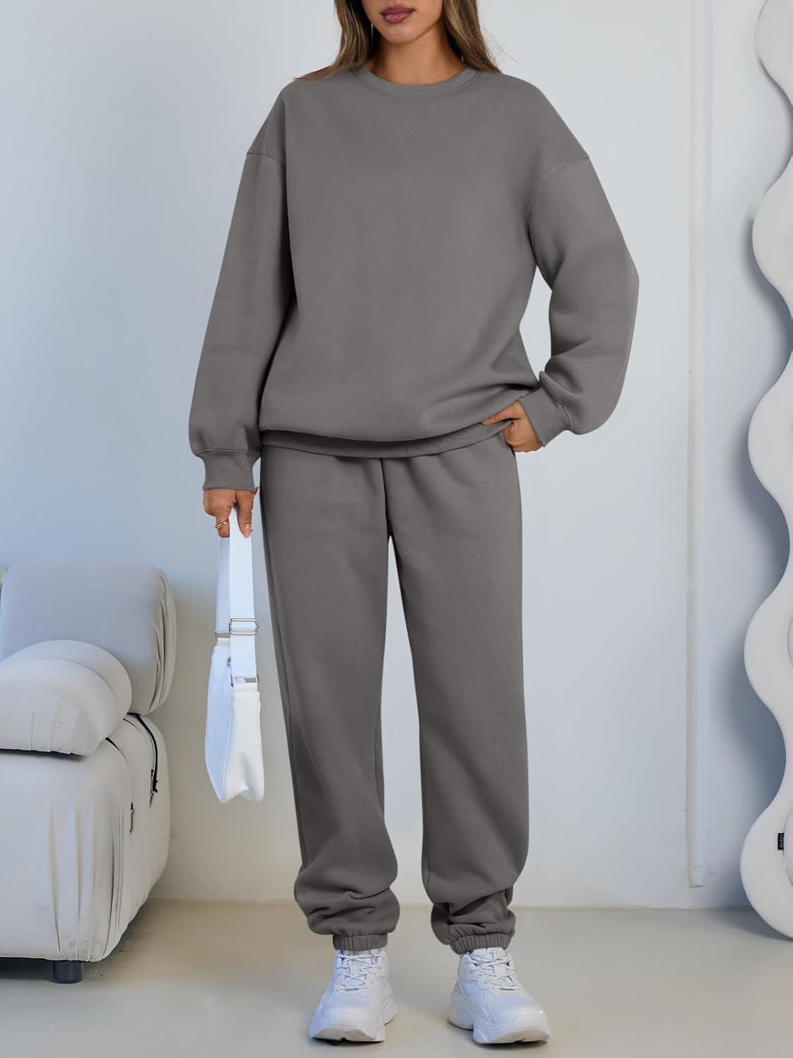 Trendy Queen Sweatsuits Women 2 Piece Outfits Two Piece Crewneck Sweatshirts Sets Lounge Fall Sweatpants 2026 Tracksuits