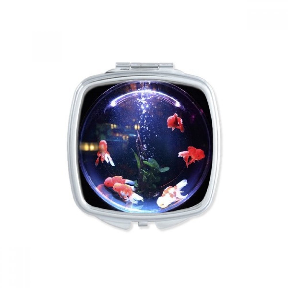 Miroir compact carré poisson science pour corriger son maquillage rapidement sans s'encombrer