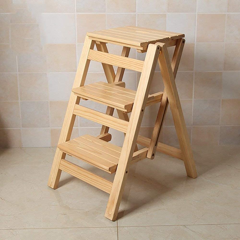 Repose-pied simple en bois massif de style scandinave et tabouret gain de place