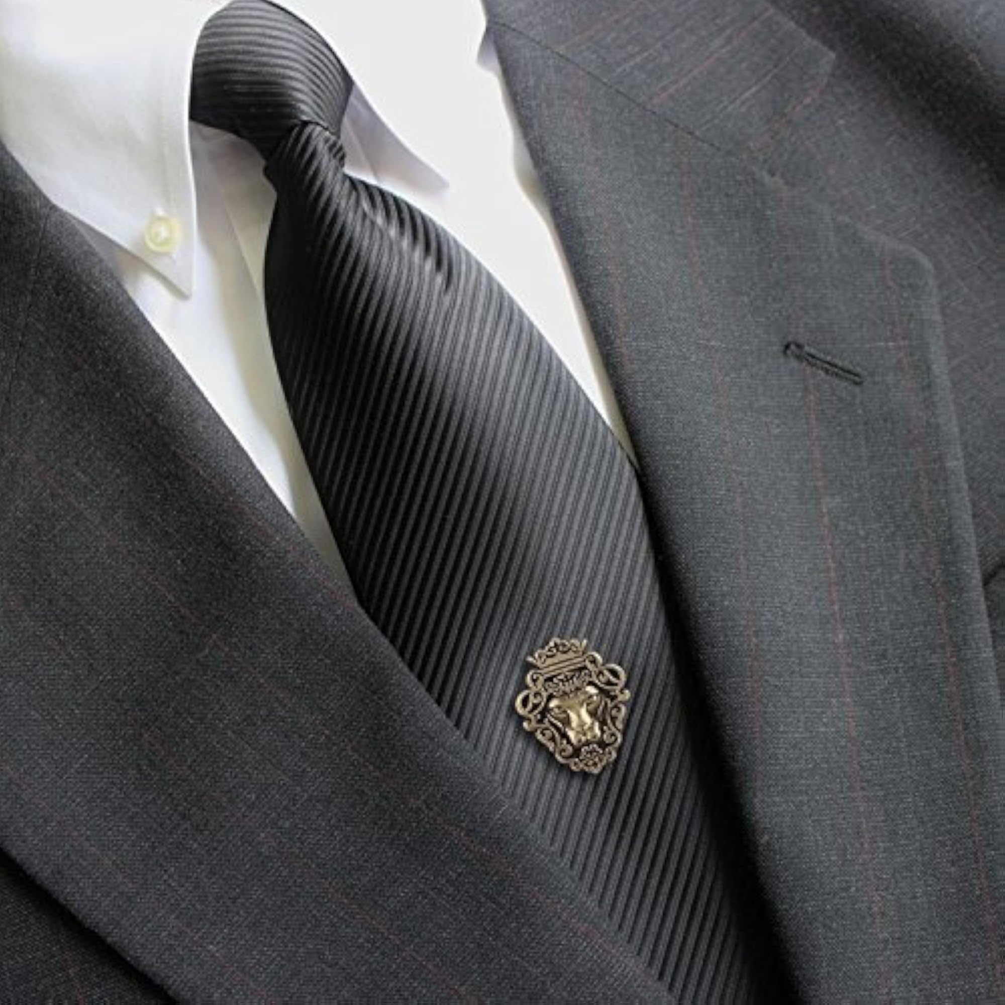 Gold Lion Shaped Lapel Pin Brooch for Men