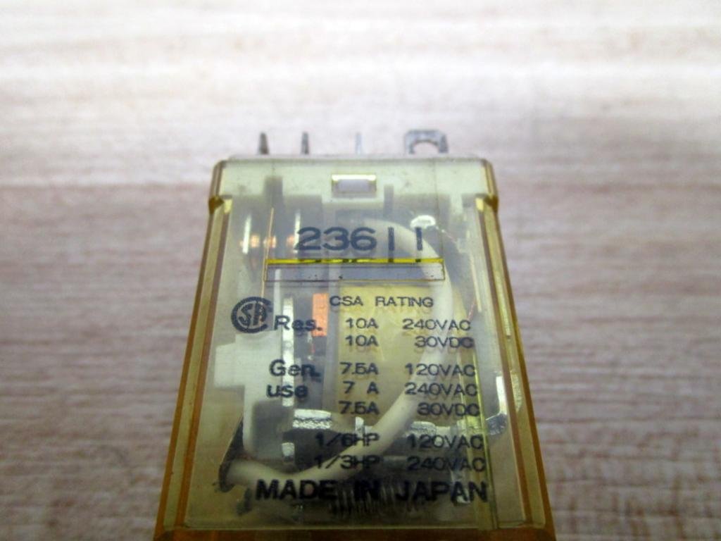 IDEC RH2B-UAC12V 12 VAC Coil, 2 Poles DPDT, 50/60 HZ, Blade Terminal, Compact Power Relay, Industrial 10 AMP GP Relay, Plain Style, RH Series