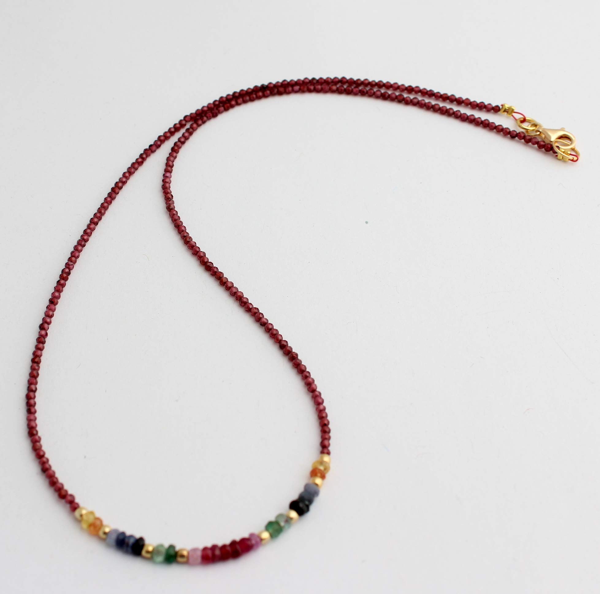 Edle Rhodolith Granat Kette mit Rubin, Saphir, Smaragd und 925 Silber vergoldet Kugeln ca. 45 cm