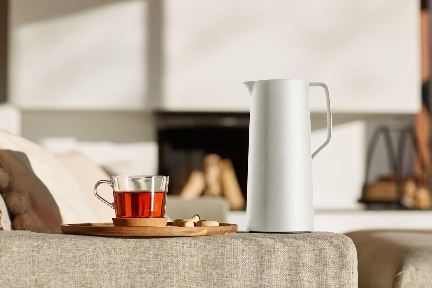 Emsa N41704 Motiva Vacuum Jug 1 Litre Quick Press Closure 12 Hours Hot 24 Hours Cold Glass Flask Made in Germany Nordic Design White