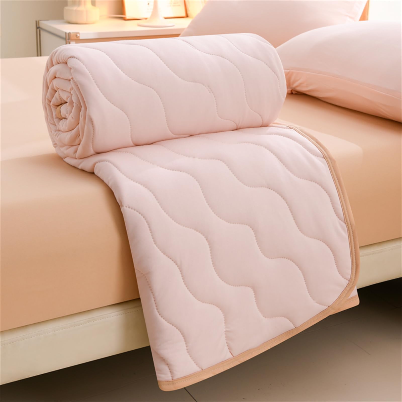 Odot Coverless Duvet 4.5 Tog for Single Double King Size, Summer Duvet No Cover Cosy and Lightweight Quilt Breathable Bedspreads Quilted Throw for Beds (Khaki Pink,200 * 230cm)