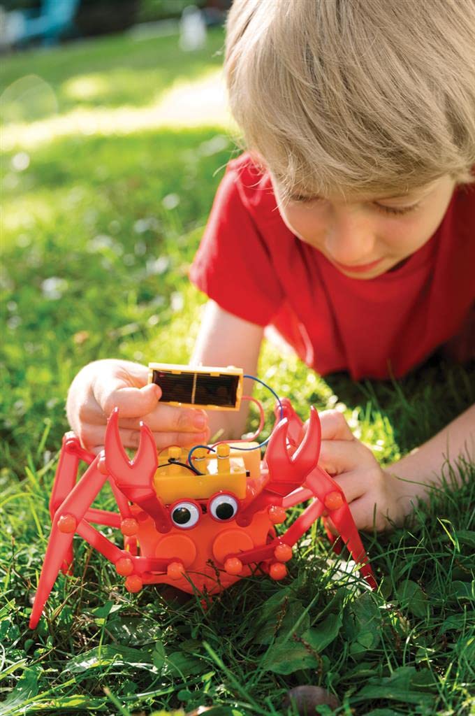 4M Green Science Hybrid Crabot - Solar Power Crawling Crab Kit - for Kids ages 5+