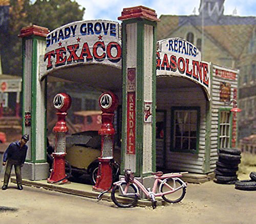 HO Kit Laser-Cut Gas Station at Shady Grove