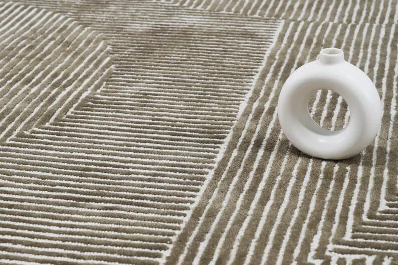 Hand Tufted Brown and Ivory Round Silk Wool 50 Pounds Modern Geometric Living Room Area Rug 7.0x10.0