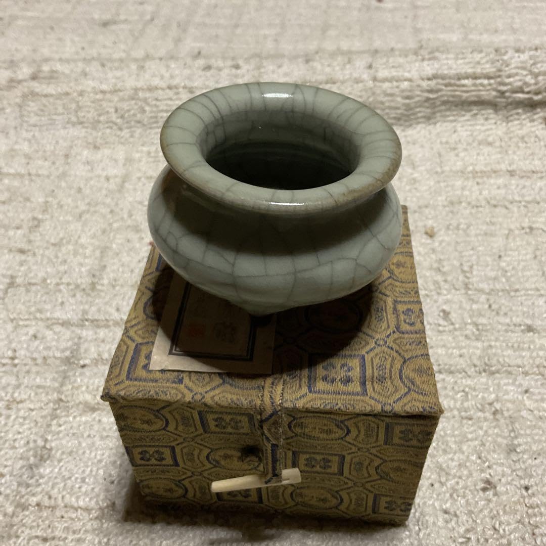 浙江省人民政府贈 南栄官窯磁 青磁 蔵出骨董品。【箱入り美品】年代