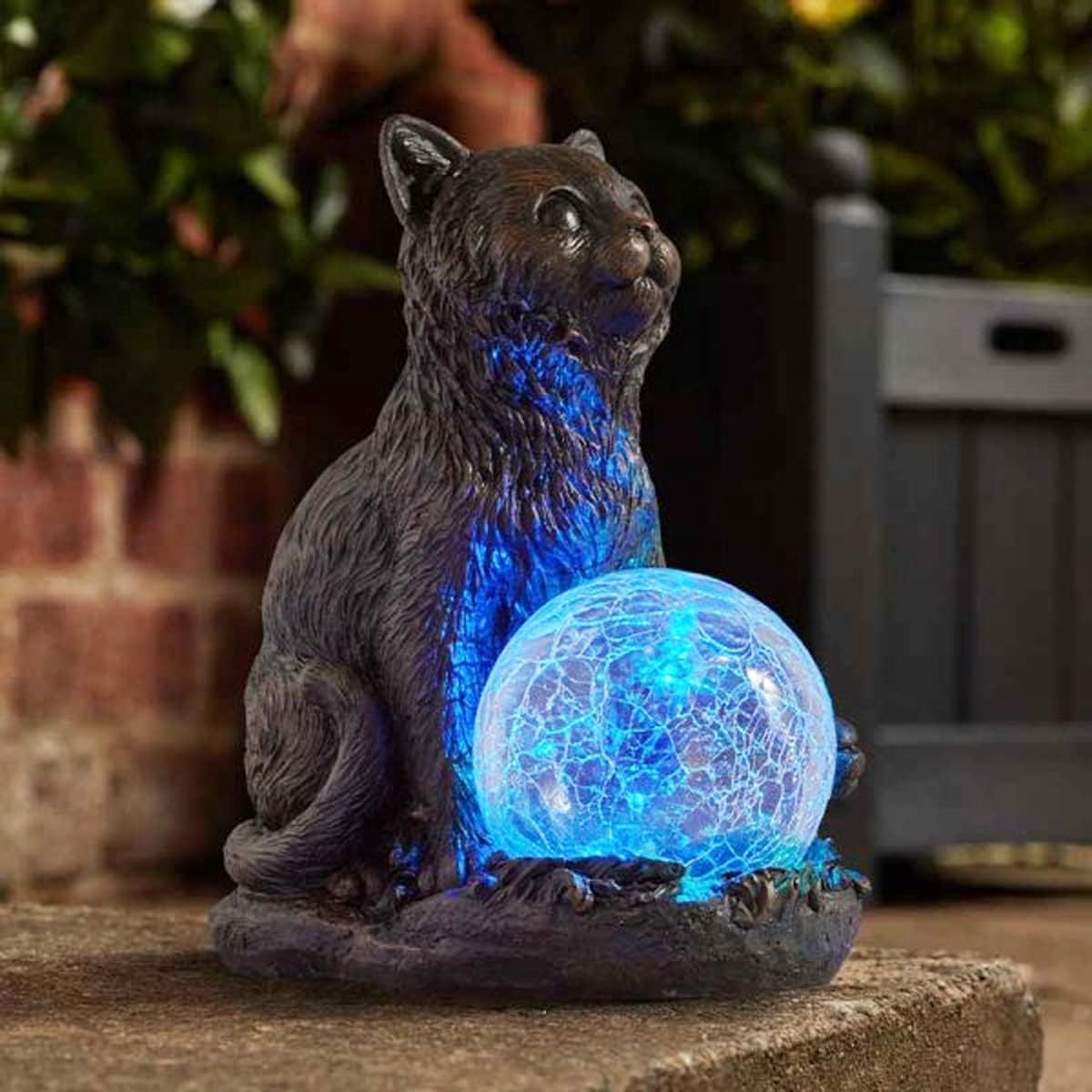 Garden Mile Multi-Coloured Colour Changing Garden Statue Led Solar Cat - 19Cm Durable Resin Cat Ornament With Led Crystal Ball - Decorative Outdoor Ornament For Patio, Flower Bed, Pathway Decor & Outdoor Lighting