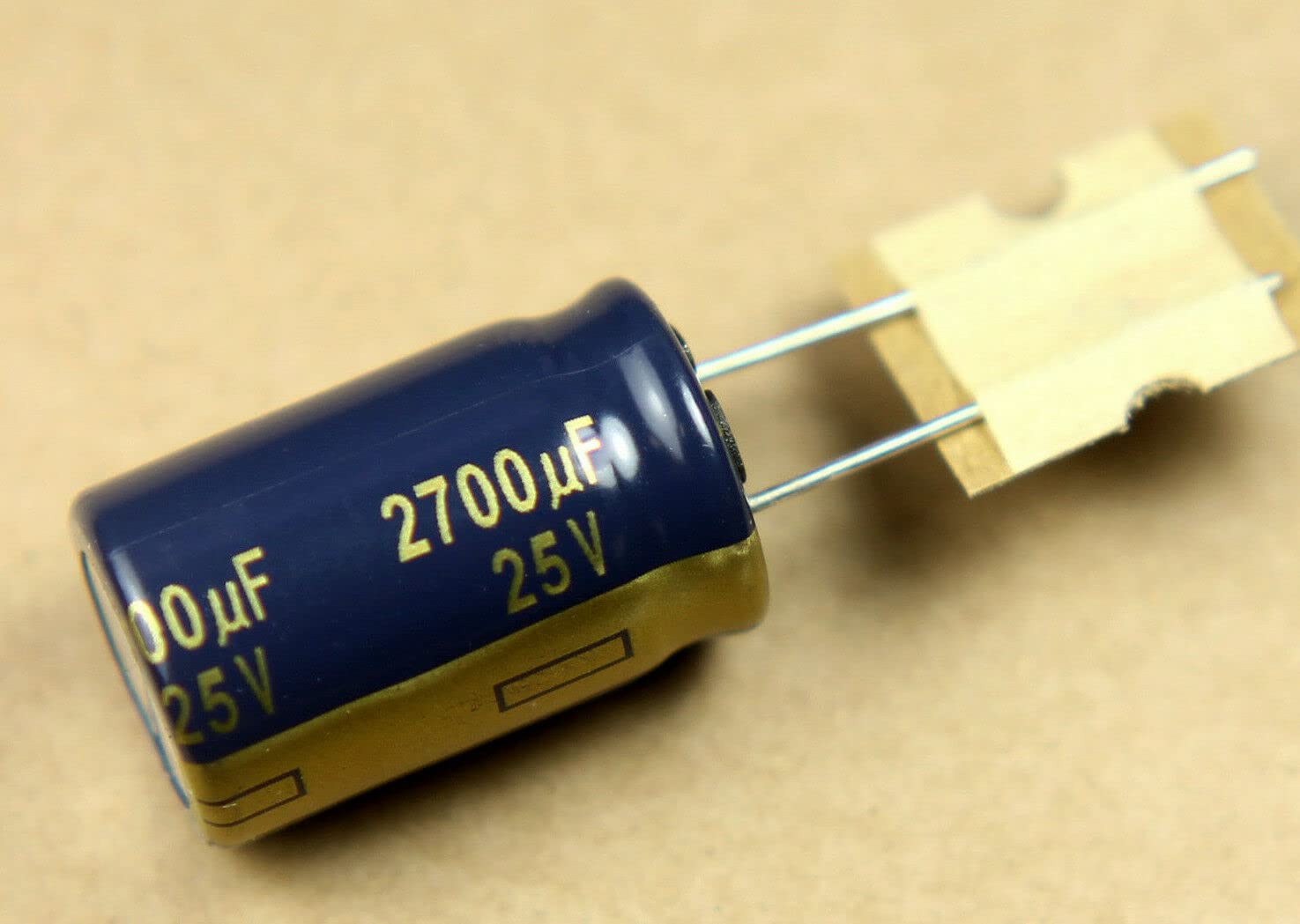 (A #512) 6pcs Compatible with Panasonic FC 2700uF 25v 105C Radial Electrolytic Capacitor New Low ESR