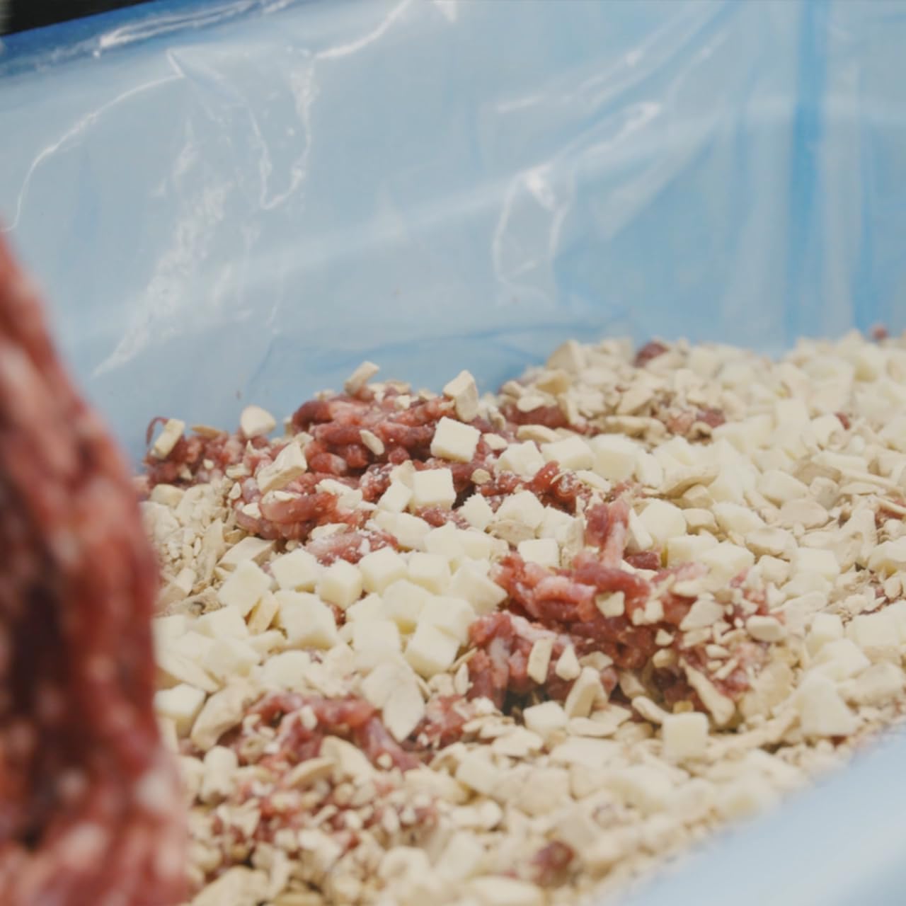 Bearded Butchers High-Temp Pepper Jack & Swiss Cheese, Pack of 2 (2.5 lb Bags Each) – 5 lbs Total, Shelf-Stable 1/4-Inch Cubes for Up to 25 lbs of Meat Per Bag, 400°F High-Temperature Cheese – Ideal for Bold & Creamy Sausage Blends, Brats, and More