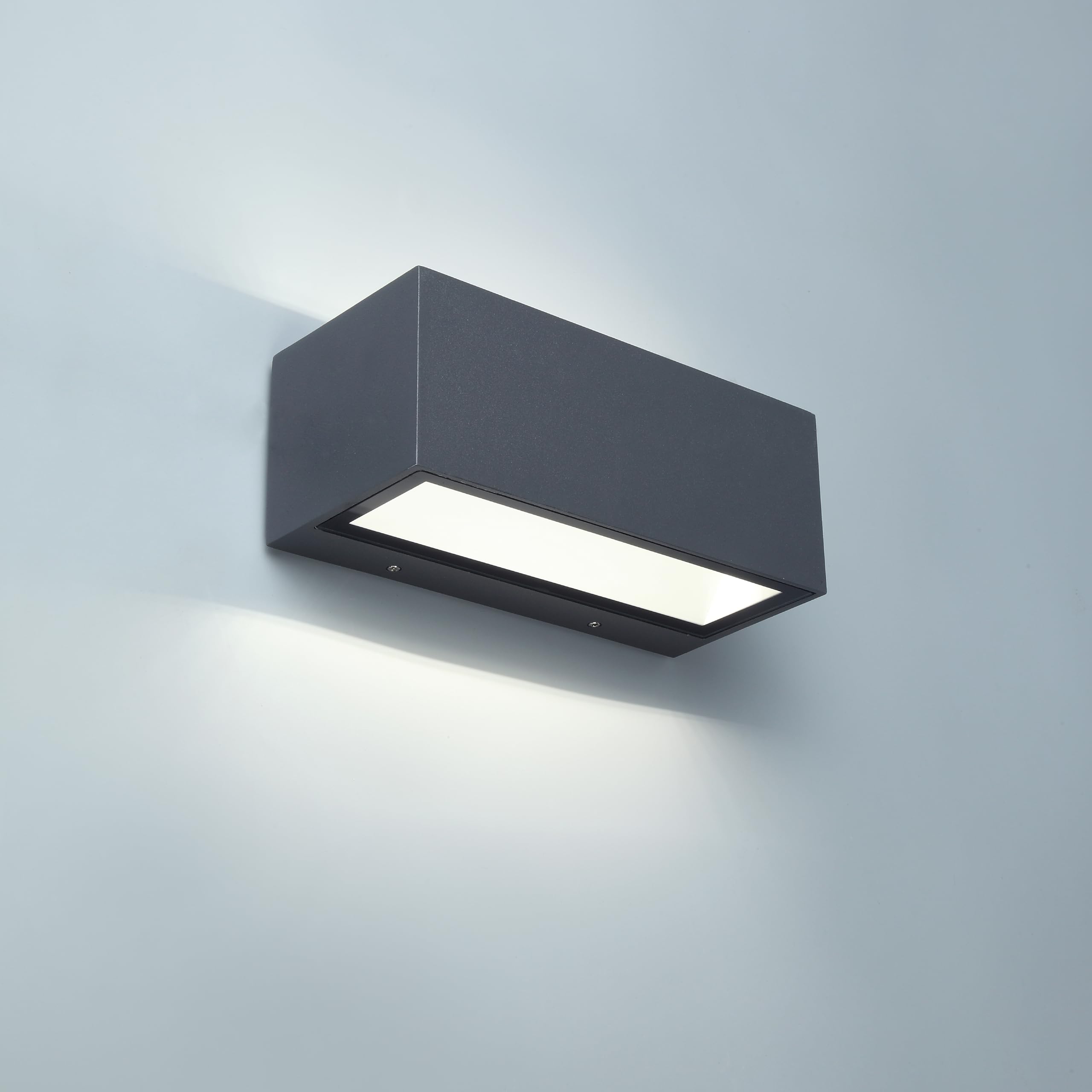 LUTEC Moderne LED-Außenwandleuchte, Innen- und Außenwandlampe, Außenwandlaterne mit kaltweißem Licht 1230 lm, 4000 K, wasserdicht für Eingangsbereich, Terrasse, Garten