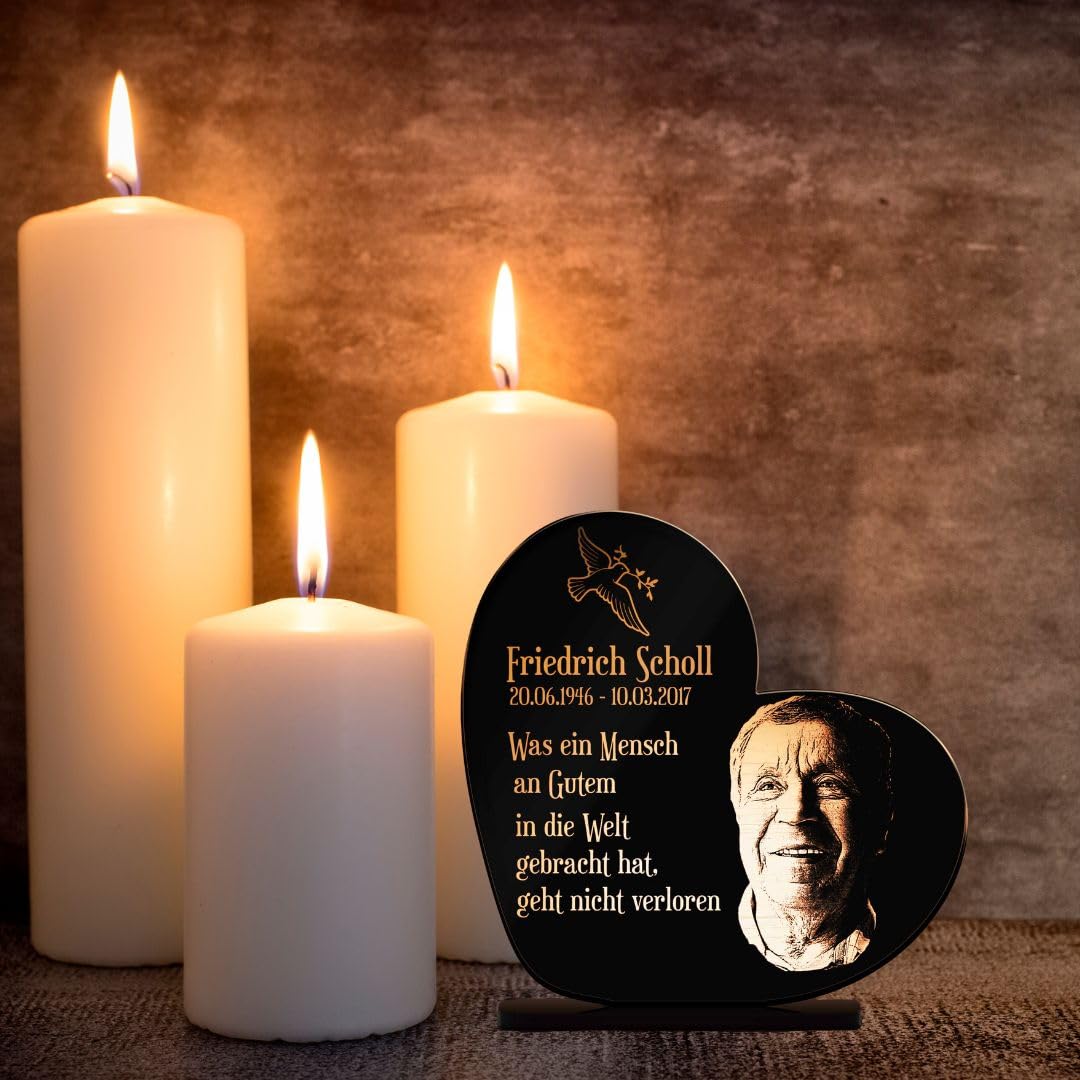 CHRISCK design Gedenktafel mit Gravur Fotogravur - Grabstein für verstorbene Menschen Herz stehend - Grabschmuck graviert für Hunde & Katzen - Grabplatte im Kerzenschein Leuchtend - Gedenkstandbilder
