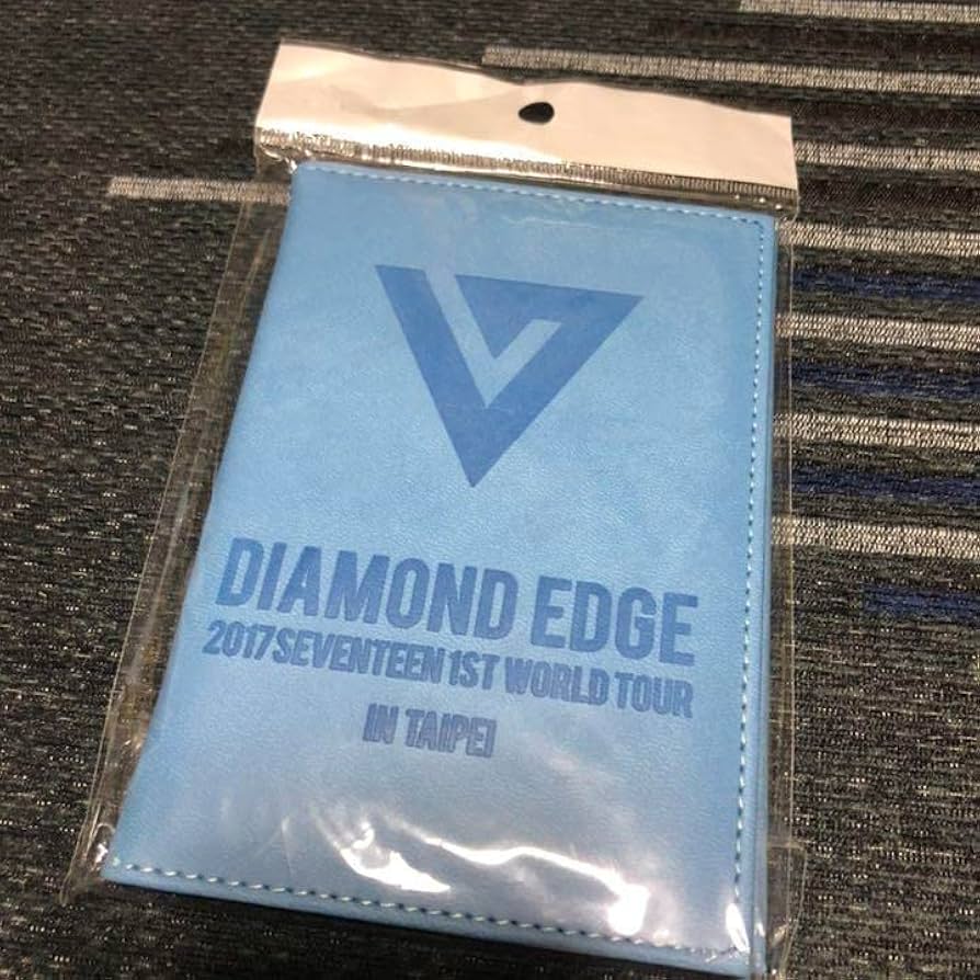 Amazon.co.jp: SEVENTEEN パスポートケース : おもちゃ