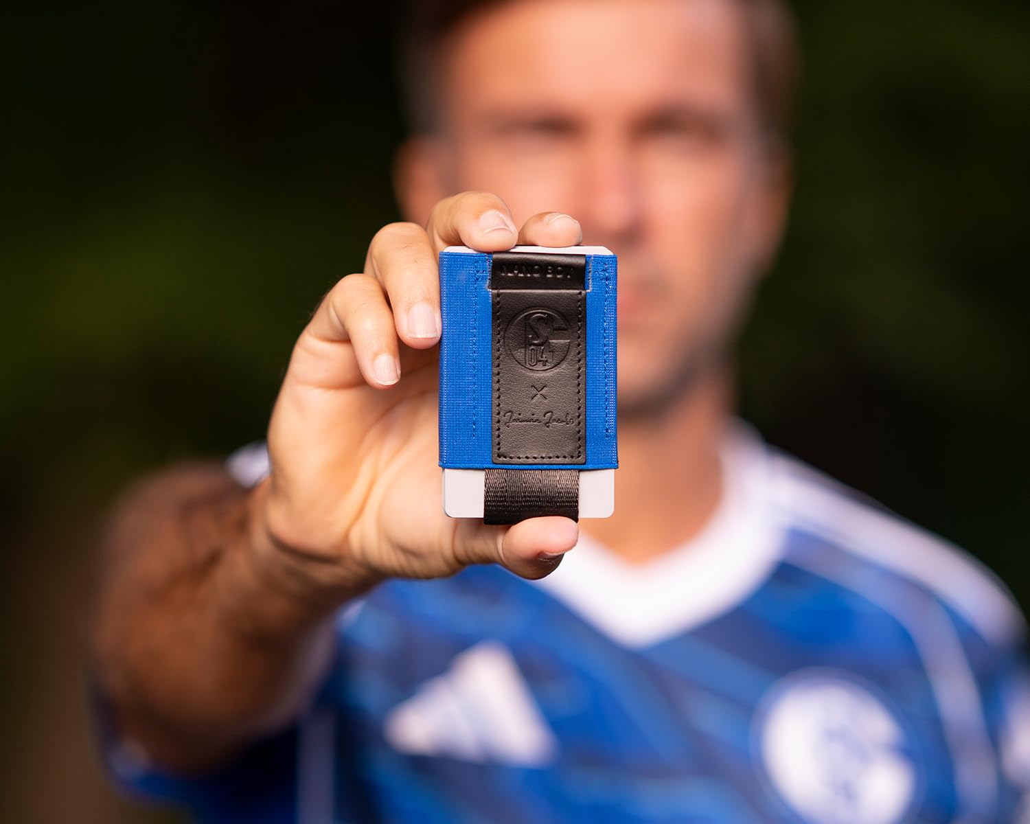 Jaimie Jacobs Nano Boy Pocket Schalke 04 Fanartikel Geldbörse (Königsblau) | FC Schalke 04 Fanartikel: kleiner Geldbeutel aus Textil mit Zugband und Münzfach, Platz für 13 Karten