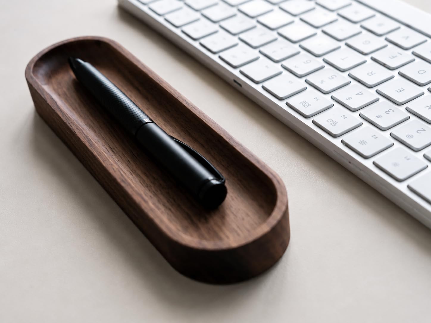 Stiftablage aus Walnussholz, minimalistischer ovaler Stifthalter aus Holz, Büro-Schreibtisch-Organizer, Schreibgeräteablage, Arbeit, Studenten, Lehrer, Geschenk