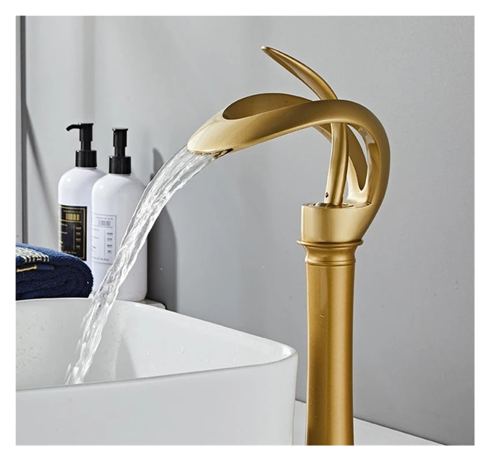 Robinet de salle de bains créatif pour installation de comptoir moderne et design