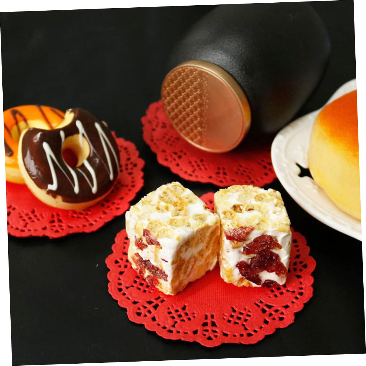 TOPBATHY 900 Pezzi sottotorta rotondo decorazioni nuziali per cerimonia nozze tovaglia natalizia rotonda tovaglie blocco di carta per torte centrini di carta pizzo fondo fiore tavolo