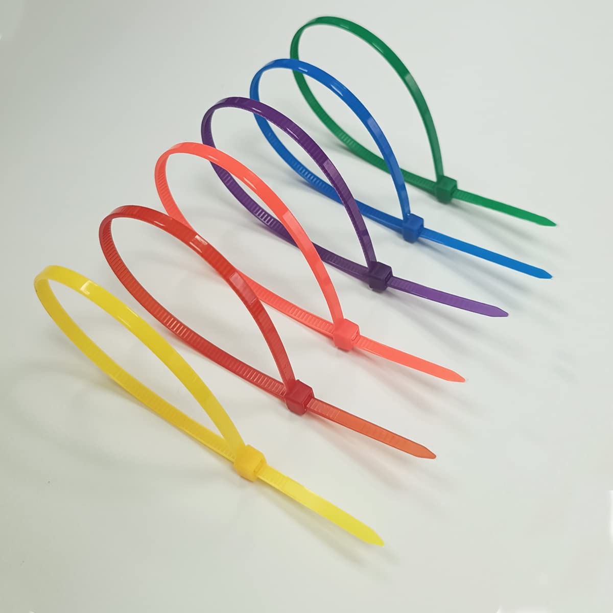 RheVeTec RheFLEX R1121 Set di Fascette stringicavo, qualità Professionale, 200-450 mm, 4000 Pezzi, Colore: Nero
