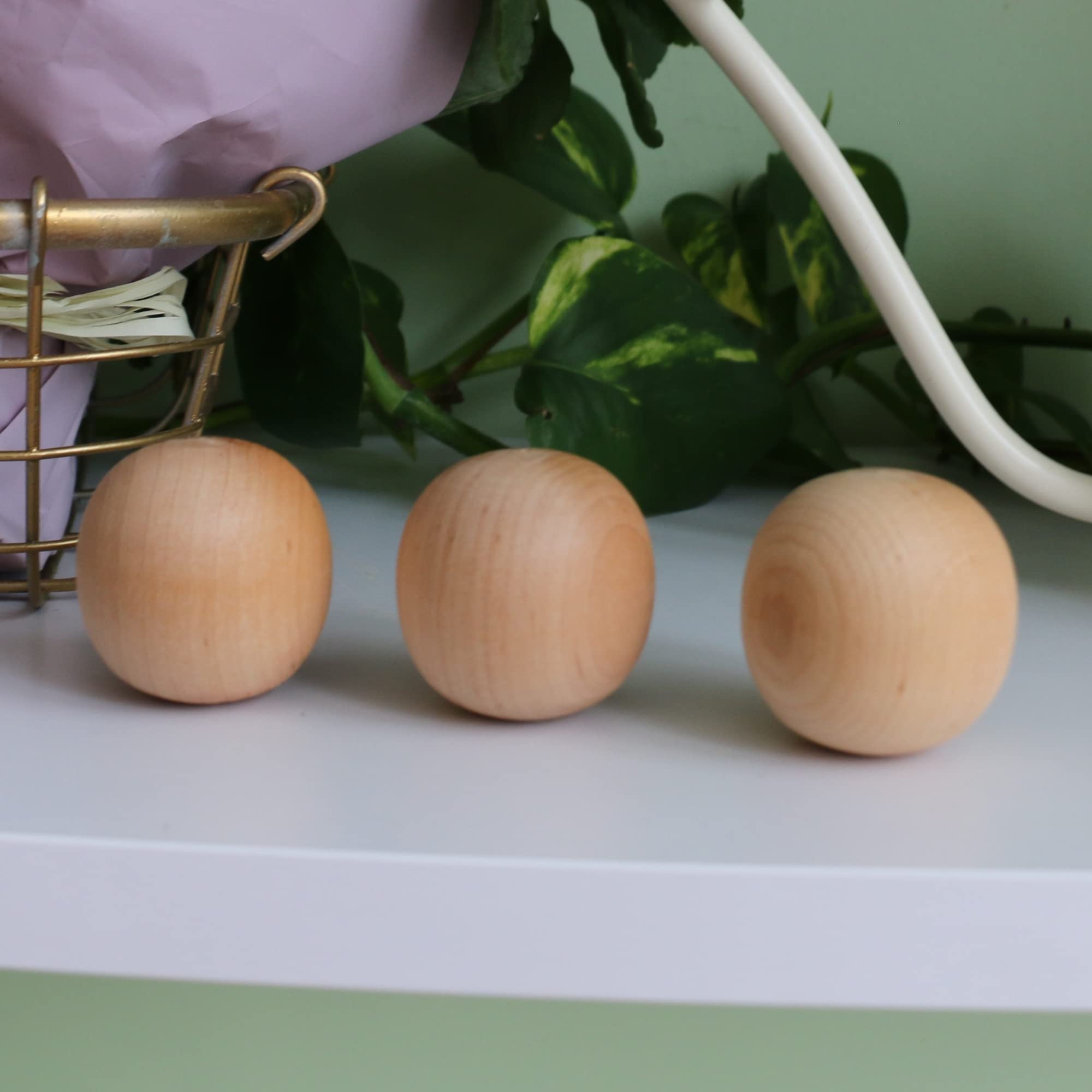 Uenhoy 4 stuks houten ronde bal 7,5 cm onafgewerkte natuurlijke houten ballen houten bollen voor ambachten en doe-het-zelf projecten