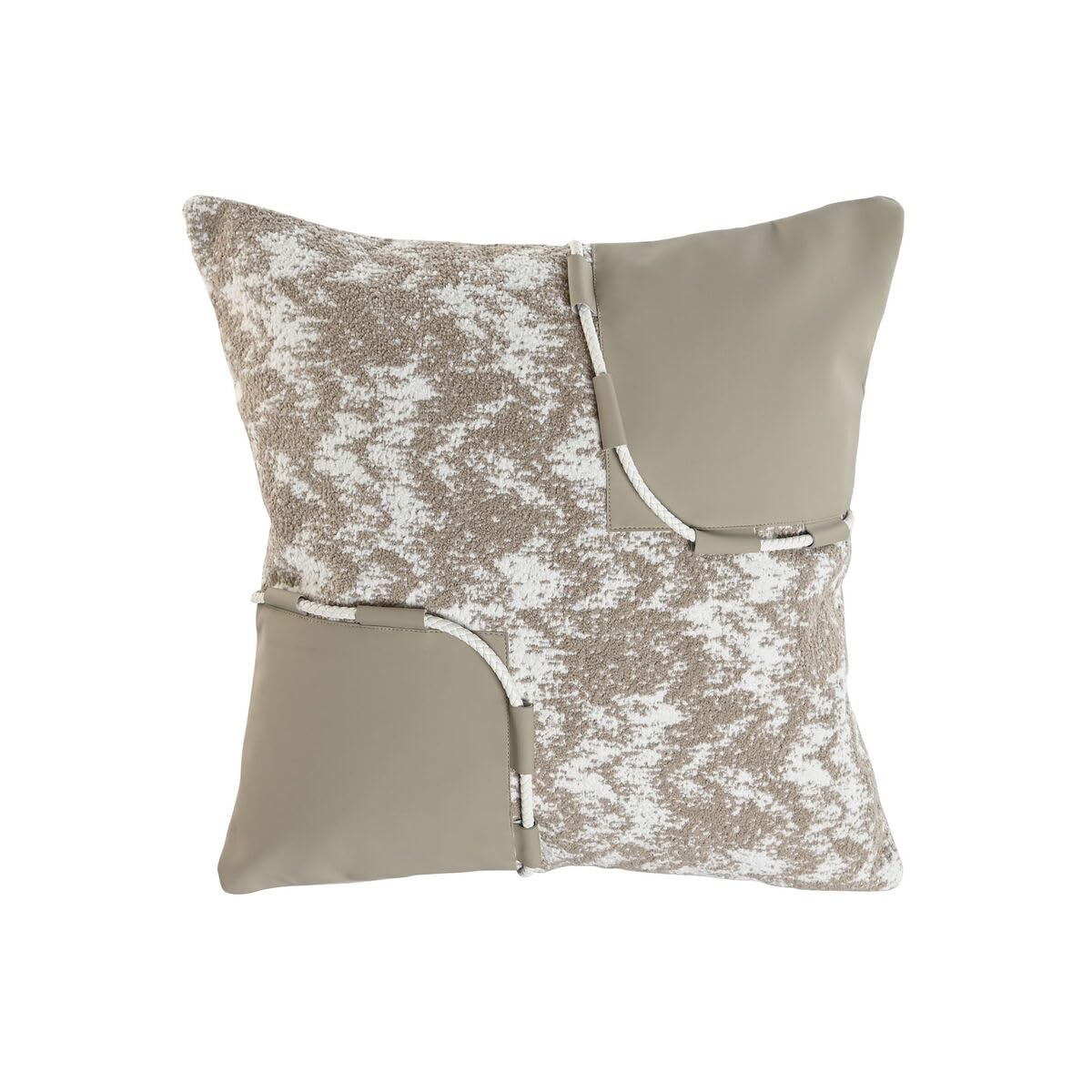 Coussin beige 45 x 10 x 45 cm aux finitions soignées pour décoration élégante