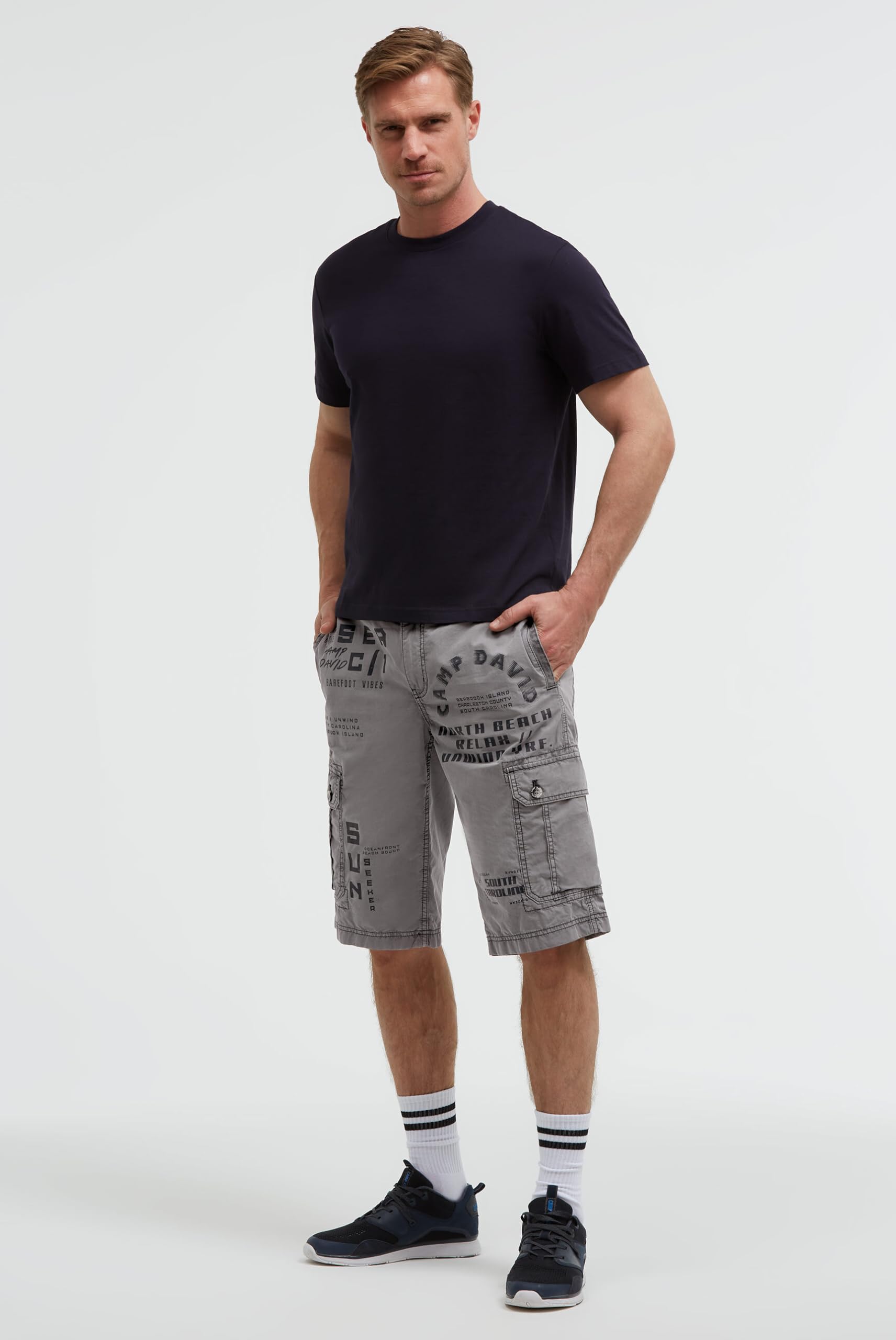 Camp David Herren Cargo Shorts mit vielen Label Prints