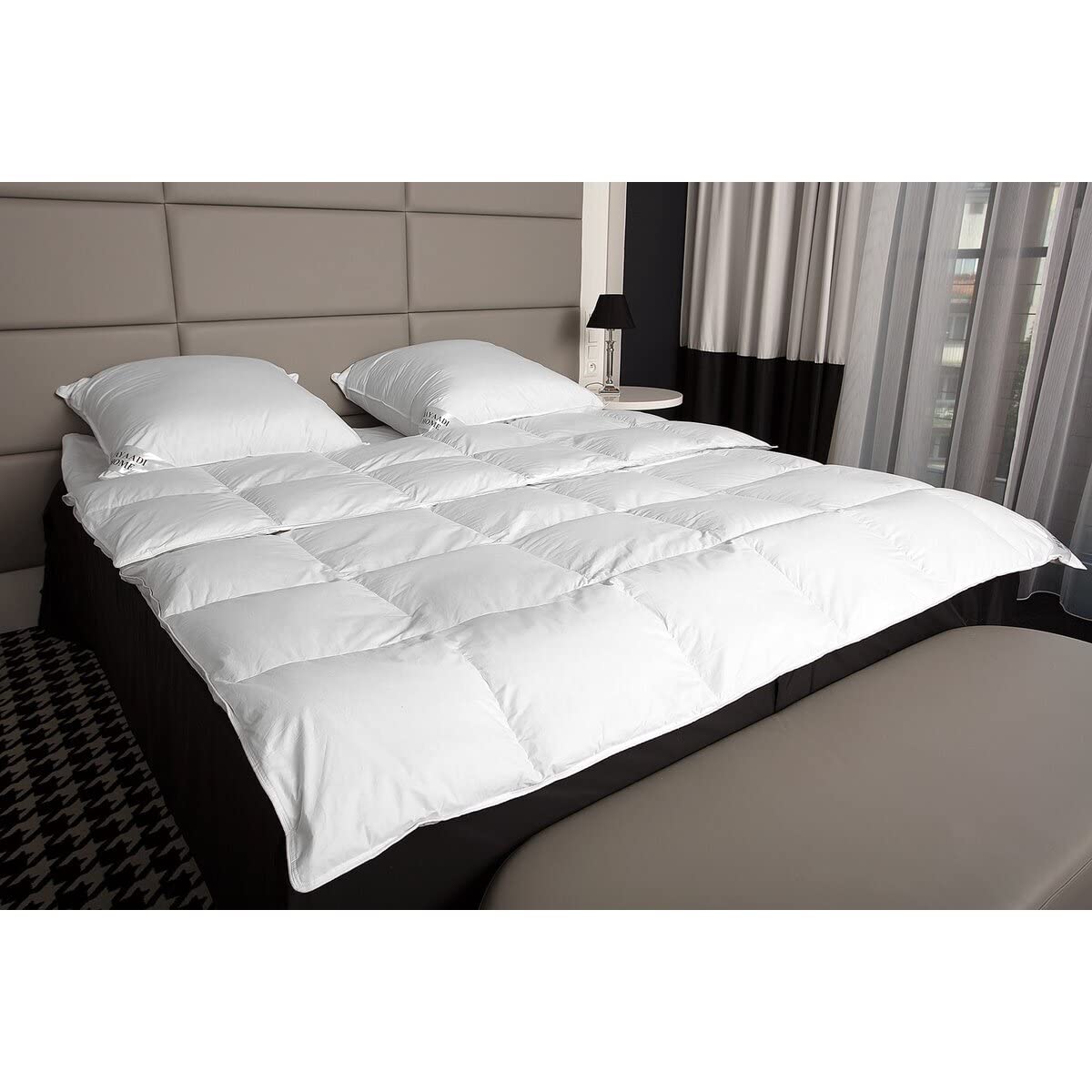 Mayaadi-Home Daunendecke 240x260 cm | 2700g Bettdecke, 70% Gänsedaunen 30% Federn | 100% natürliche Baumwolle | Made in Europe | Steppdecke geeignet für Allergiker | HS97