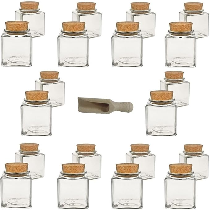 Viva Haushaltswaren – 20 x kleines Gewürzglas eckig 100 ml, Glasdose mit Korkverschluss als Gewürzdose & Vorratsdose für Gewürze, Salz etc. verwendbar (inkl. kleiner Holzschaufel 7,5 cm)