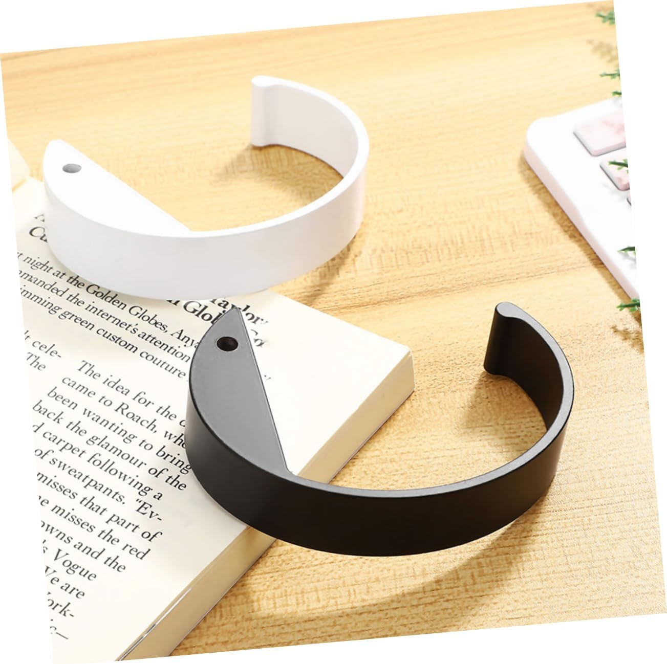 OUNONA 4pcs Desk Hook for Bags Durable Adhesive Purse Hanger Compact Storage for School Office Stylish Table Handbag Holder Easy to Install Versatile Use