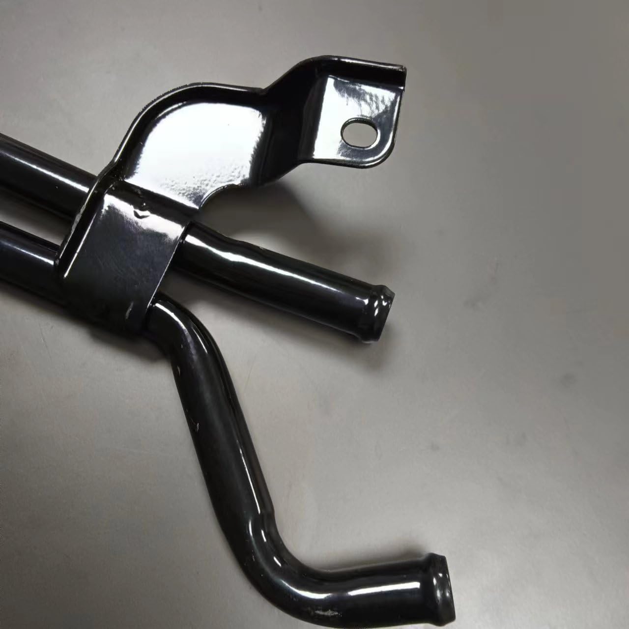 TUBO ACQUA IN FERRO RAFFREDDAMENTO POMPA PER NEW DAILY 30.8 32.8 35.8