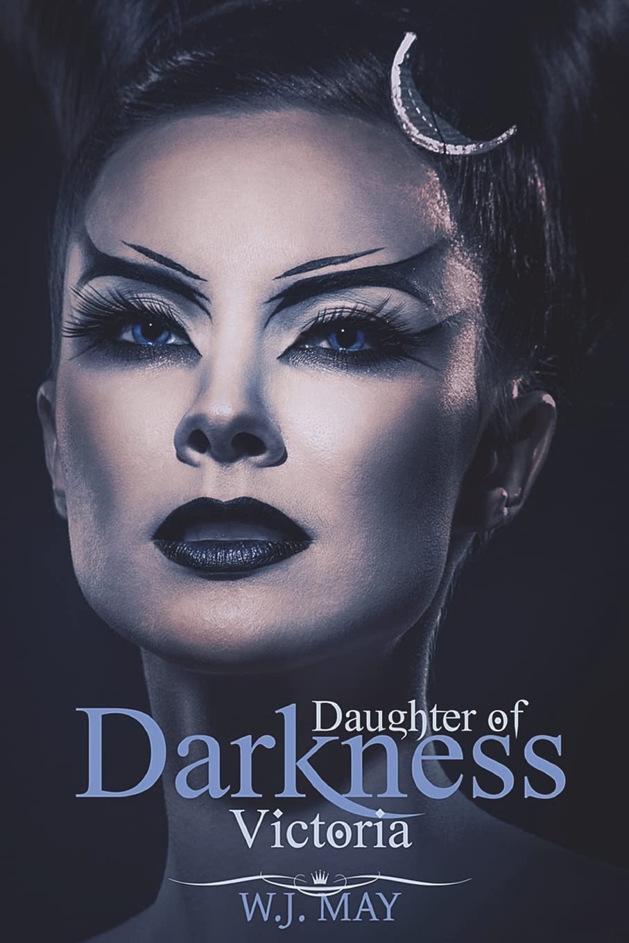 Victoria: A Paranormal Romance: Volume 1 (Daughters of Darkness: Victoria's Journey)