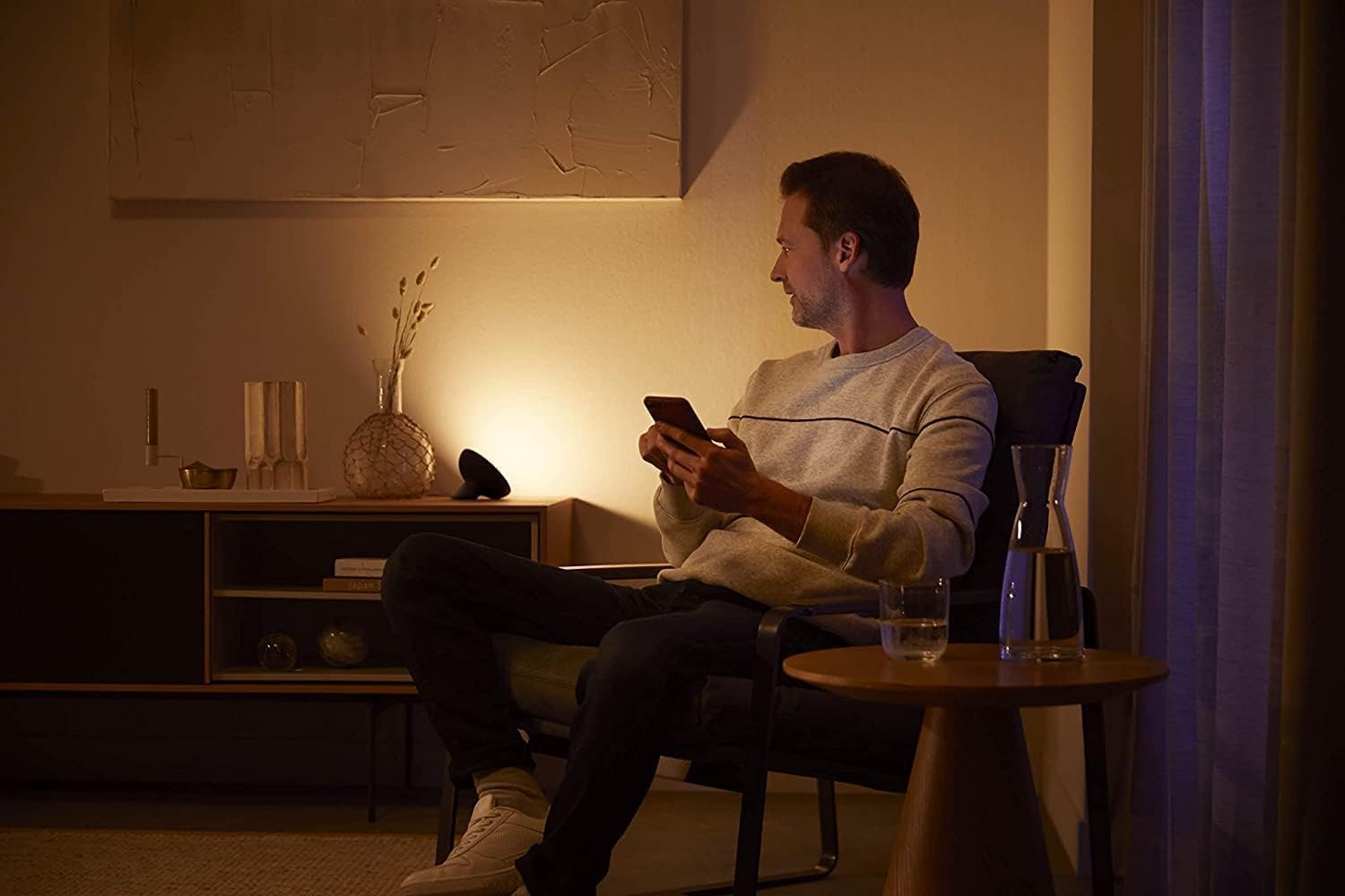 Philips Hue White & Color Ambiance Bloom Tischleuchte (500 lm), dimmbare Tischleuchte für das Hue Lichtsystem mit 16 Mio. Farben, smarte Lichtsteuerung über Sprache oder App, schwarz
