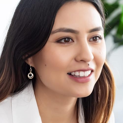 Miniatura 2 de Delicados aretes colgantes de círculo de metal mixto  Aretes colgantes minimalistas de oro laminado de 14K y plata esterlina 925  Regalo de joyería