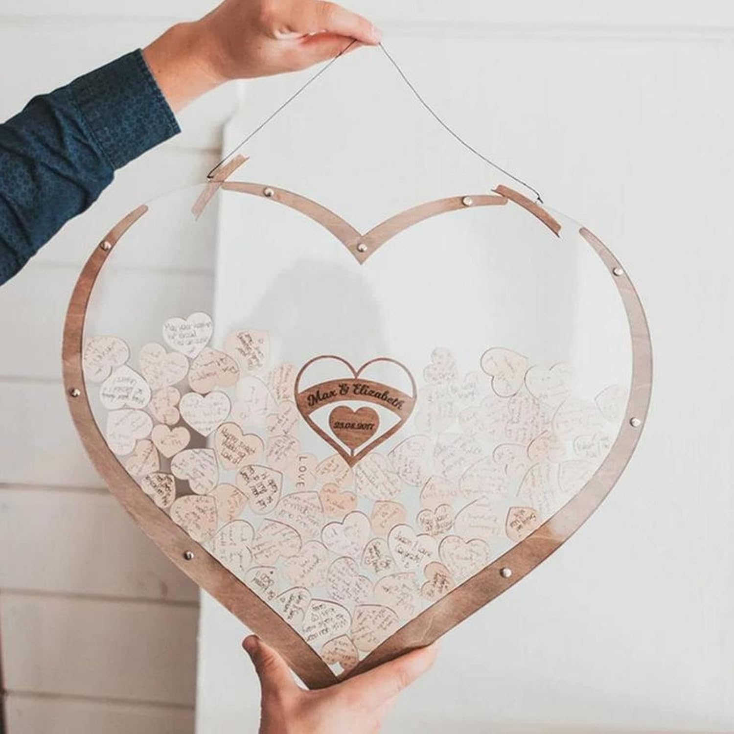 Rustikales Holzrahmenschild Als Alternative Zum Hochzeitsgästebuch – Personalisiertes Gästebuch In Herzform Aus Holz – Hochzeitsdeko, Small Hearts*60