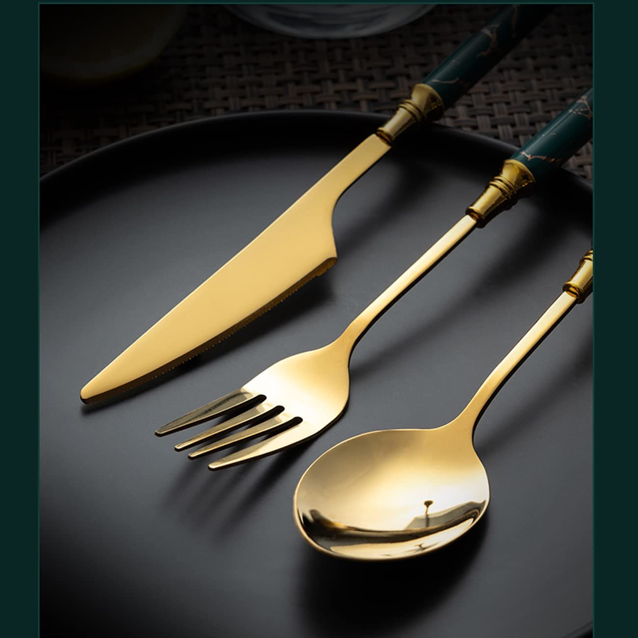 Ce Set de Couverts 3 pièces, en Acier Inoxydable de qualité supérieure avec Manche en céramique, Comprend Couteaux, fourchettes et cuillères. Idéal pour Les Repas de fêtes et Les réceptions.