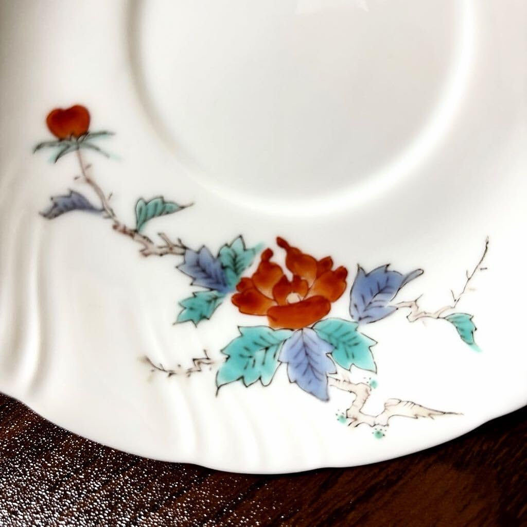 有田焼 十三代酒井田柿右衛門 絵付師鷹峰作 椿絵